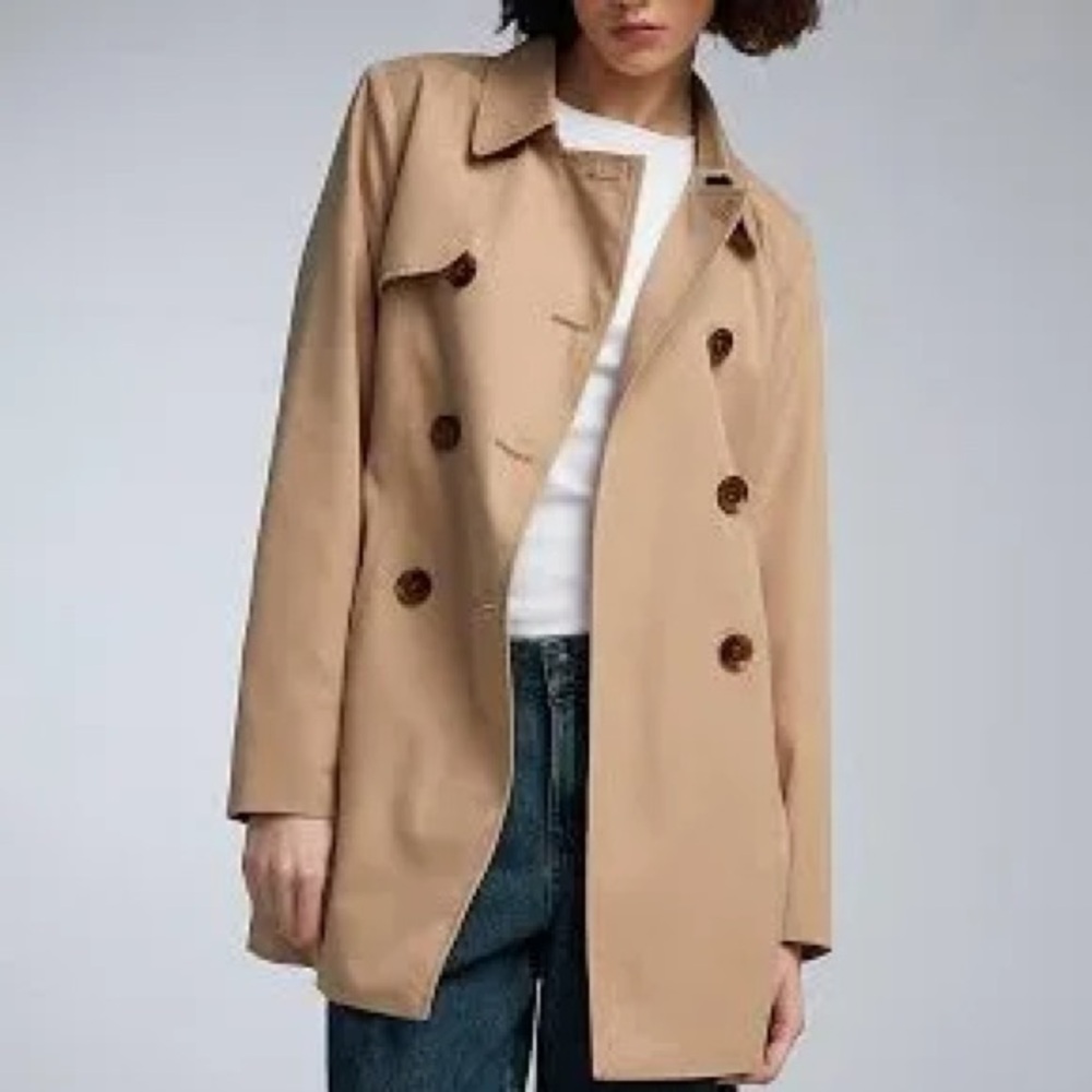 Only trench size m like new